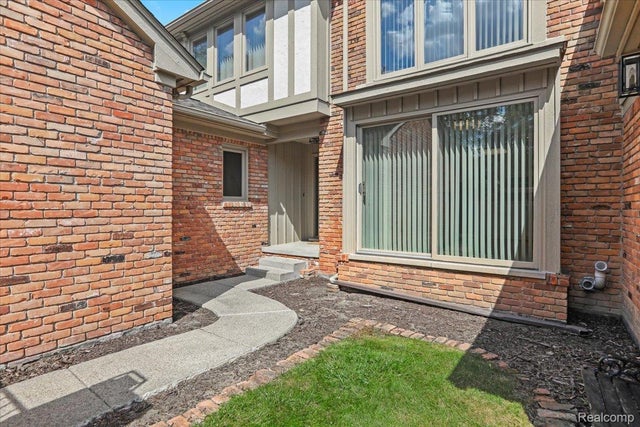 24066 Bingham Pointe Drive 11, Bingham Farms village