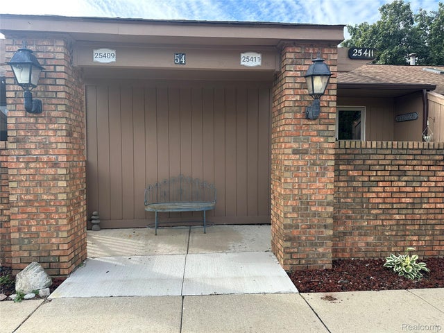 25411 Concord Lane 4, South Lyon city