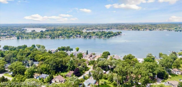 2915 Greenbrooke Lane, West Bloomfield charter township