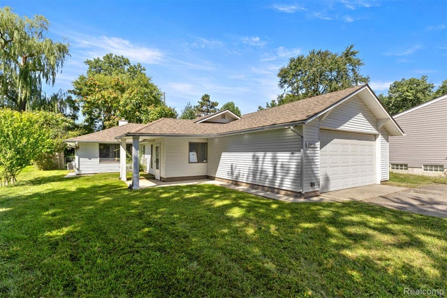 15705 Green Lane Avenue, Livonia city