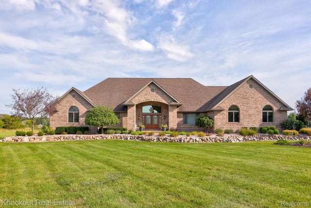 10205 Bradley Road, Blumfield township