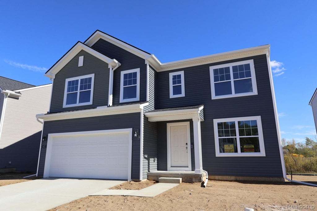 422 Hidden River W, Holly township