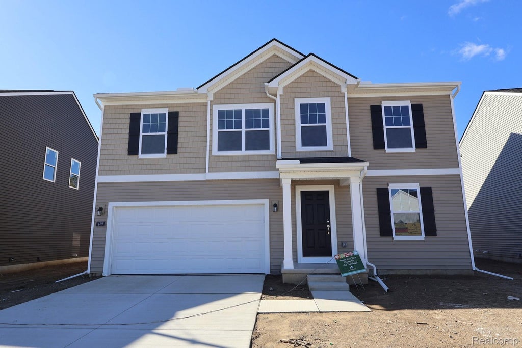 439 Hidden River W, Holly township