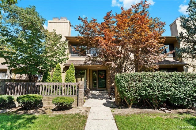 1737 S Hill Blvd Boulevard E, Bloomfield Hills city
