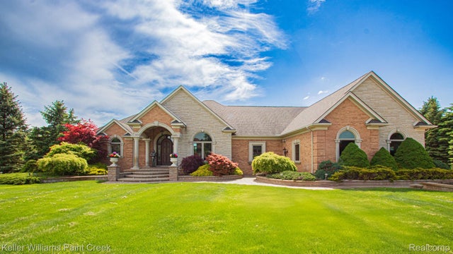 72755 Solanus Drive, Bruce township