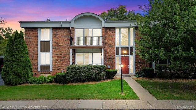 29464 Bobrich Street 49, Livonia city