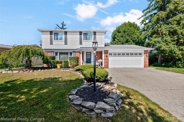 39050 Lyndon Street, Livonia city