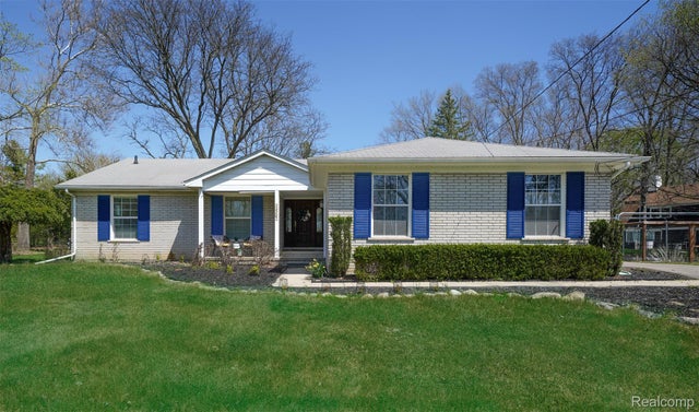 34361 Quaker Valley Road, Farmington Hills city