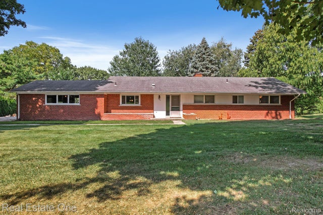 2460 Turner Street, West Bloomfield charter township