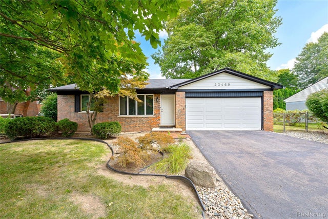 23460 Meadowbrook Road, Novi city