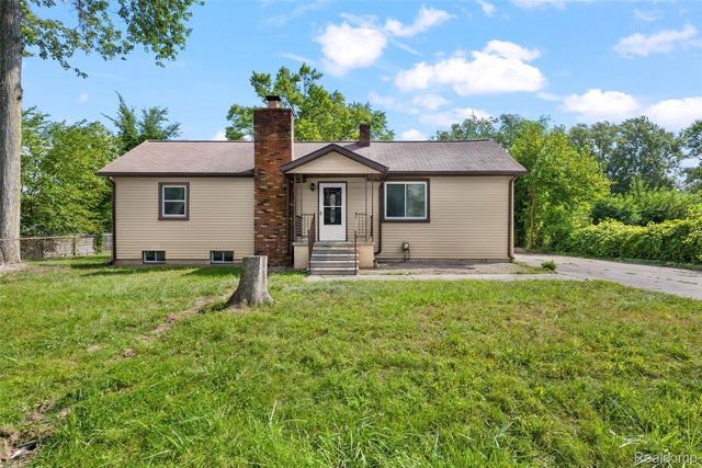 21632 Jacksonville Street, Farmington city