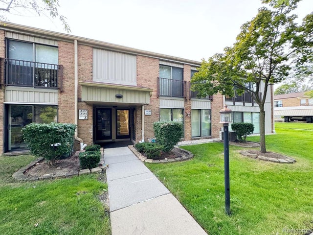 18149 University Park Drive, Livonia city