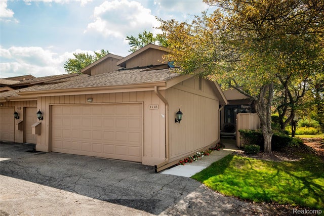 7118 Pebble Park Drive, West Bloomfield charter township