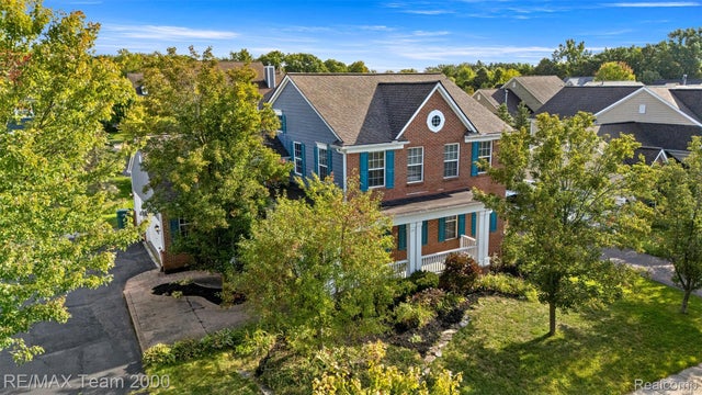 7314 Village Park Drive, Oakland charter township