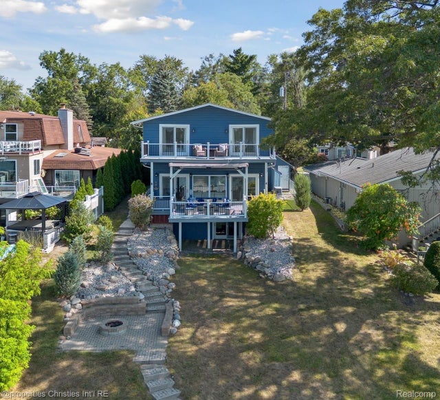 1747 Shankin Drive, Wolverine Lake village