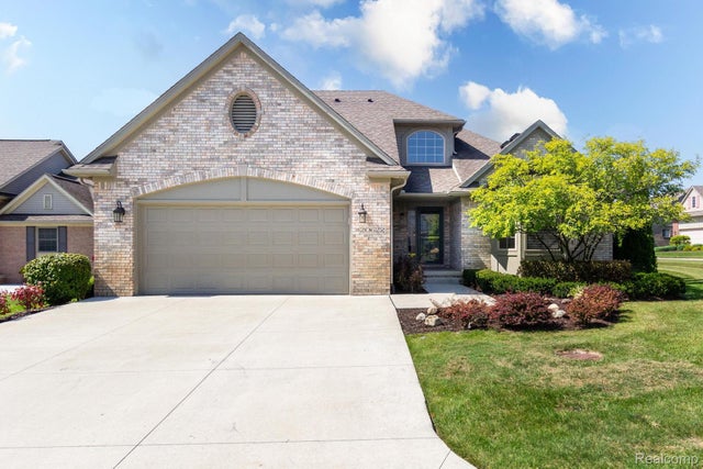 20622 Golf Ridge Circle, Livonia city