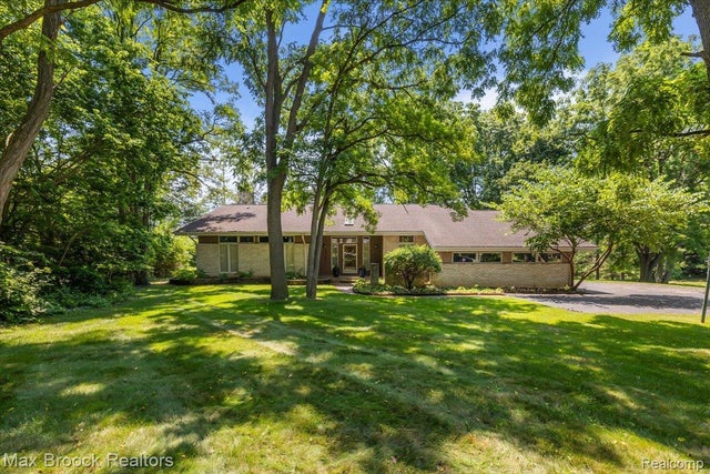 45167 9 Mile Road, Northville city