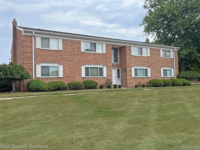 801 W Long Lake Road A-4, Bloomfield charter township