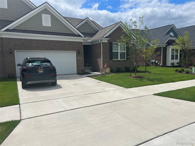 48827 Windfall Road, Novi city