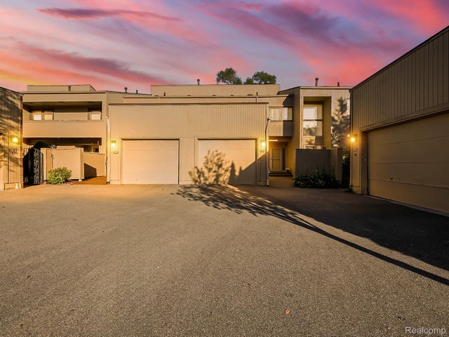 7418 Azalea Court, West Bloomfield charter township