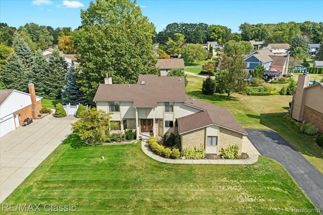 4432 Ravinewood Drive, Commerce charter township