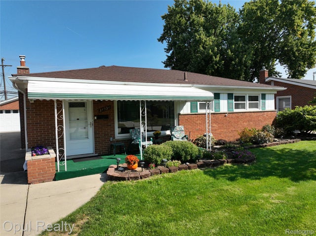 34934 Elmira Street, Livonia city