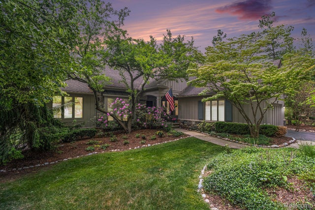 4825 Mirror Lake Drive, West Bloomfield charter township