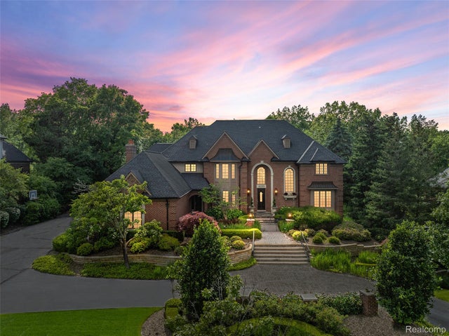 4688 Fawn Hill Court, Oakland charter township