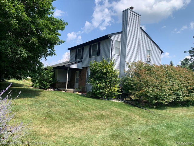 28776 Danvers Court, South Lyon city