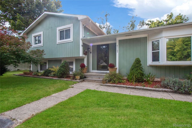 21185 Osmus Street, Farmington city