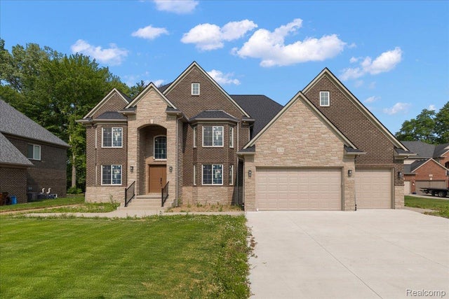 56350 Willow Creek Boulevard, Shelby charter township