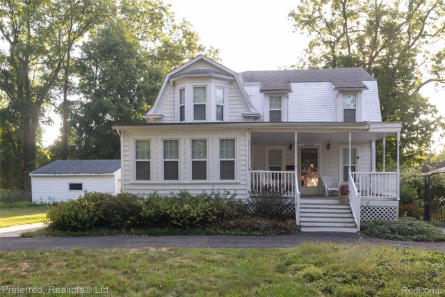 22824 Maple Avenue, Farmington city