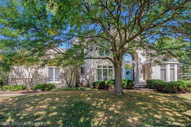 1976 Club Drive, Troy city