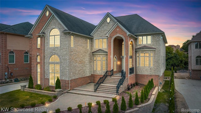 5512 Essex Court, West Bloomfield charter township
