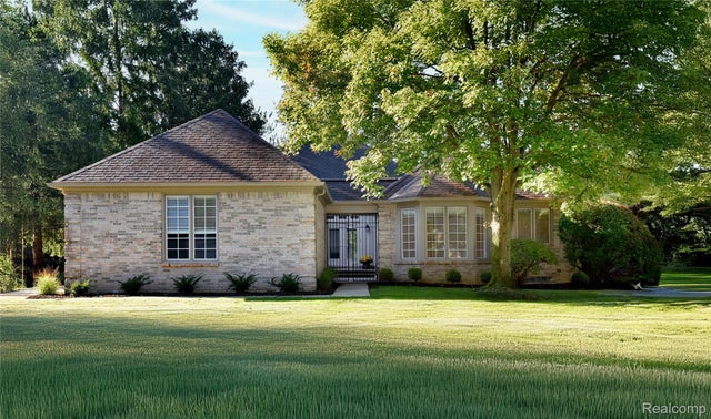 32175 Spruce Lane, Beverly Hills village