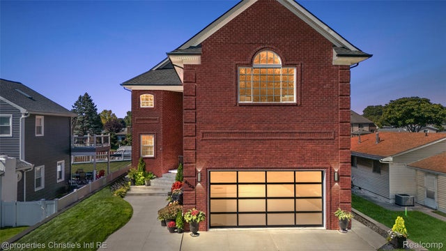 41245 Belvidere Street, Harrison charter township