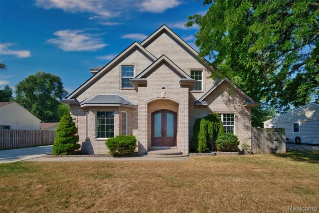 33528 Rhonswood Street, Farmington city