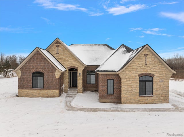 1 Pinery Court, Orion charter township