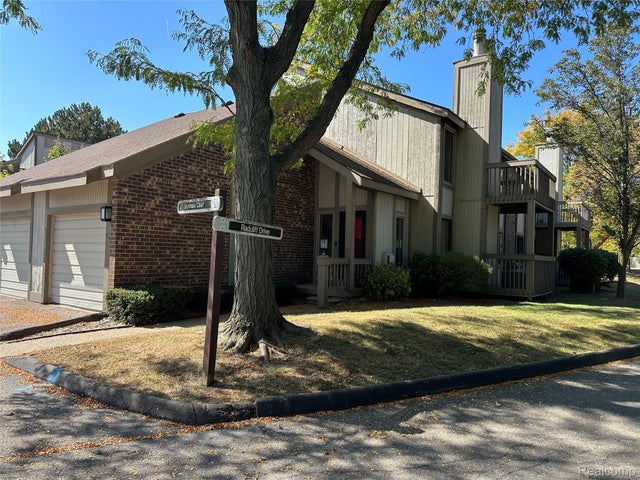 7490 Brynmawr Court, West Bloomfield charter township