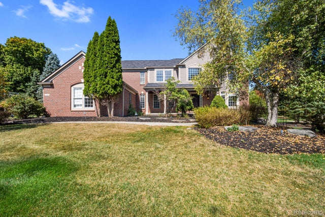 32498 Sandstone, Farmington city