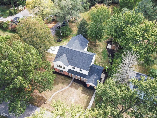 7369 Sweetbriar, West Bloomfield charter township