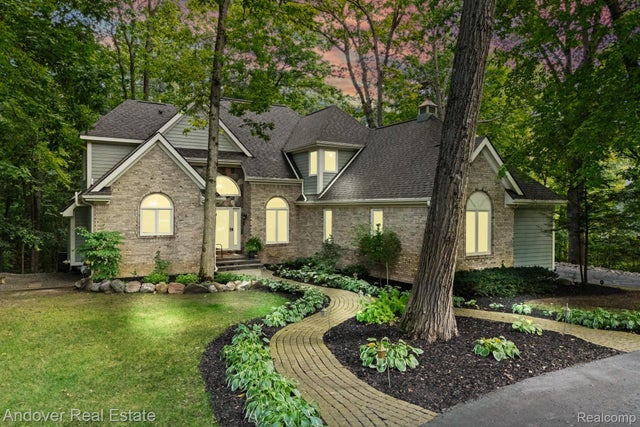 9128 Kelly Lake Drive, Springfield charter township
