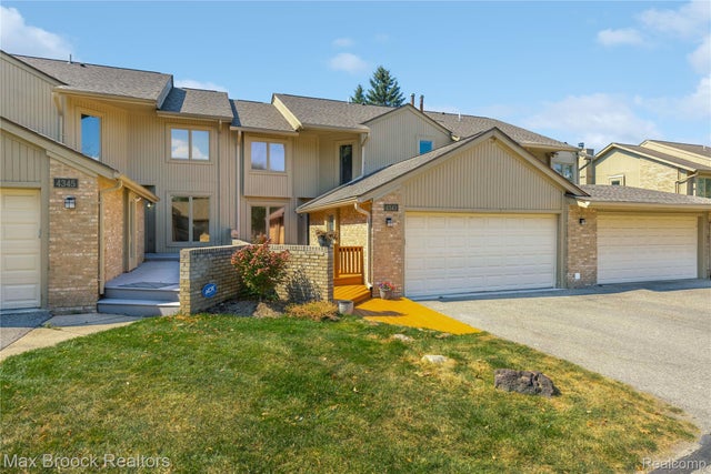 4343 Foxpointe Drive, West Bloomfield charter township