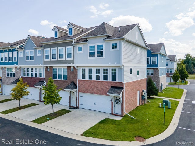 69 Kaprol Drive, Troy city