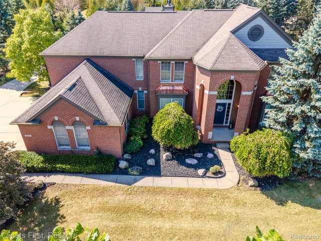 44497 White Pine Circle W, Northville city