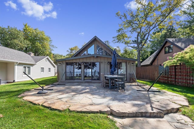 5892 Port Austin Road, Caseville city