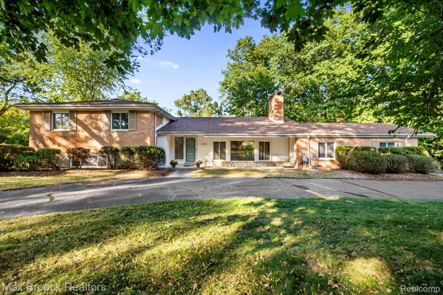 30320 Pondsview Drive, Franklin village