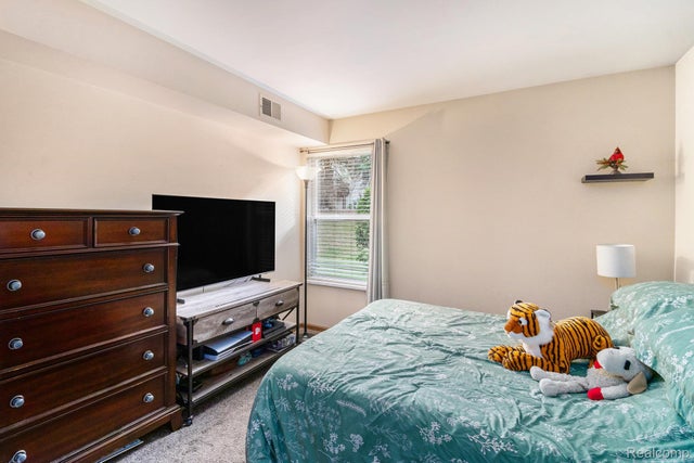 61009 Greenwood Drive 183, South Lyon city