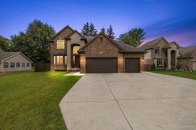 47460 Sugarbush Road, Chesterfield township