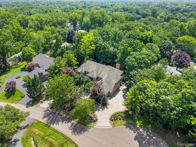 5148 Crest Knolls, Bloomfield charter township